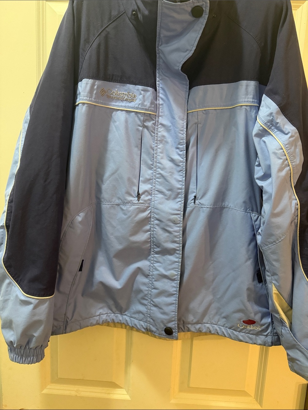 Columbia Two-Tone Light Blue and Navy Outdoor Jacket